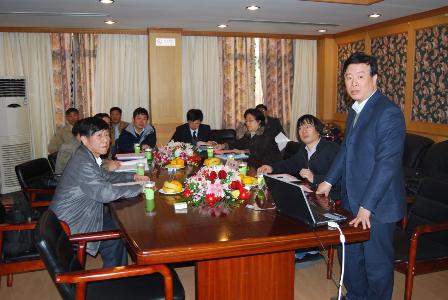 澳门十大信誉好的网站分党委书记、材料实验教学中心唐颂超做验收汇报