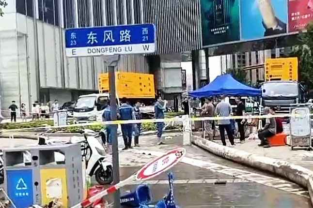 南宁雄杰精密工艺制造有限公司排涝突击队在排涝现场